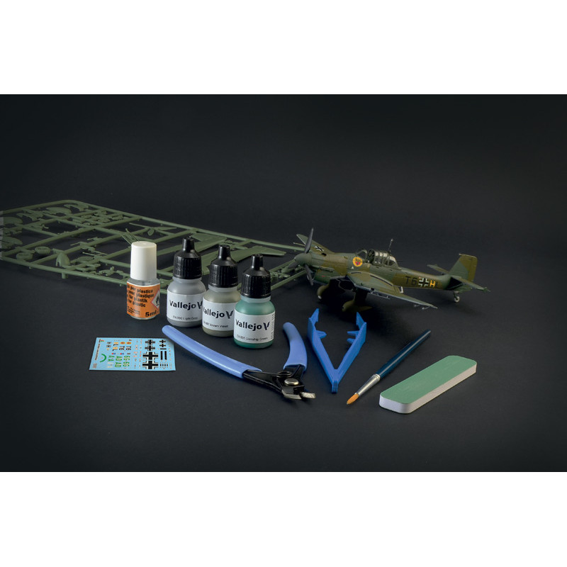 MODELO 1:48 JUNKERS JU-87 B STUKA "Battle of Britain"